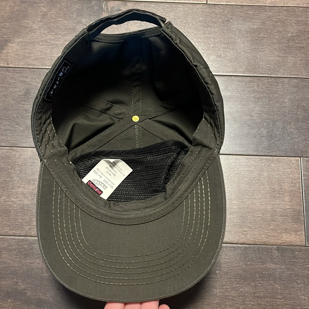 Volcom mantis hat - Picture 4 of 9